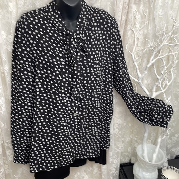 Polka Dots & Lightweight & Tie at Neck & Button Front  and Cuffs, - Picture 9 of 9